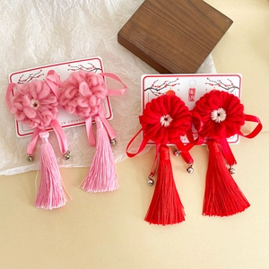 Barrettes à fleurs faites main rouges et roses avec de longs glands et clochettes