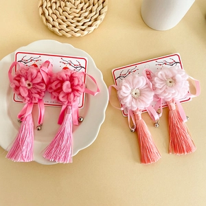 Barrettes à fleurs tricotées rouges faites main avec pompons et cloches pour robes Hanfu