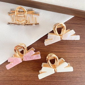 Haarklammern-Set mit Schleifen-Design aus Acetat in Marmorgrau, Rosa und Weiß