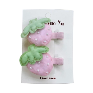 Lot de barrettes fraises faites main en tissu rose et perles pour petites filles