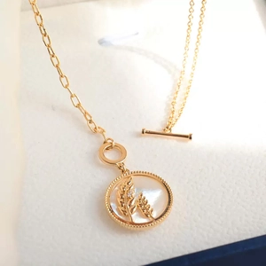 Collier Pendentif Rond en Cuivre Plaqué Or Vintage avec Incrustation de Nacre Fermoir OT Bijoux Élégants pour Femmes
