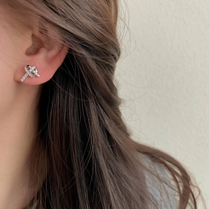 Elegant Knotted Heart Stud Earrings Rhinestone Copper Earrings With 925 Sterling Silver Post For Women Fashion Jewelry