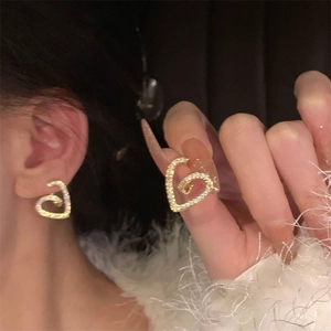 Exquises Boucles d'Oreilles Clous en Cuivre Plaqué Or 18K Forme de Coeur Pour Femmes Avec Tige en Argent Sterling 925 Bijoux Strass