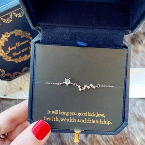 Élégant Bracelet Constellation Étoile pour Femme en Cuivre Plaqué Argent avec Zirconium Incrusté Bracelet Chaîne Bijoux Cadeau