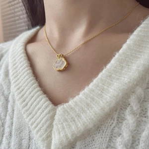 Vintage Kupfer Galvanisiert Ruyi Glückverheißende Wolke Schloss Anhänger Halskette Mit Künstlicher Hetian Jade Collier Für Damen
