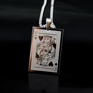 Collana hip hop in acciaio al titanio argento con pendente a forma di Re di Cuori