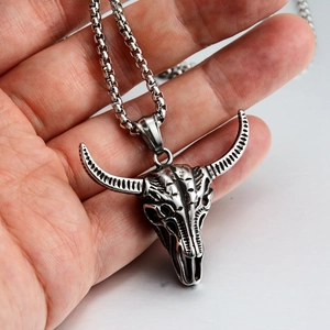 Hip hop vintage bull skull pendant necklace in silver stainless steel for men and women