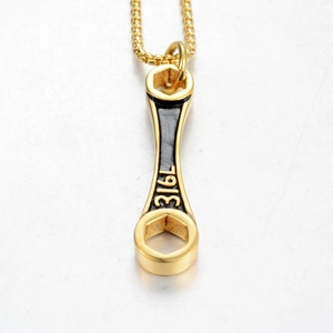 Collana con pendente a chiave in acciaio inossidabile 316L dorato e catena a scatola