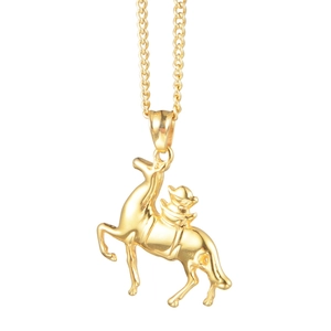 Collier hip-hop en acier titane doré avec pendentif cheval de chance et lingot d'or