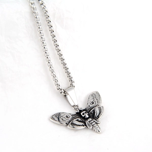 Pendentif papillon squelette gothique sur une chaîne en acier inoxydable box