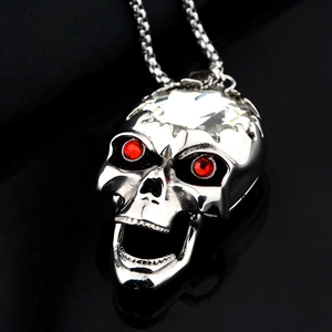 Collier avec pendentif crâne hip-hop en acier inoxydable et pierres rouges et blanches