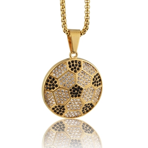 Collar Deportivo con Colgante de Balón de Fútbol Hip Hop de Acero Inoxidable con Strass Joyería Bling Dorada