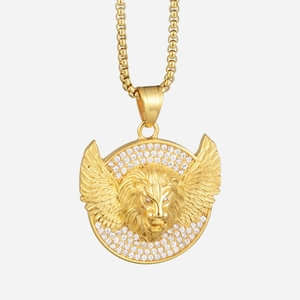 Collar hip hop cabeza de león con alas de cristal y cadena box dorada para hombre y mujer