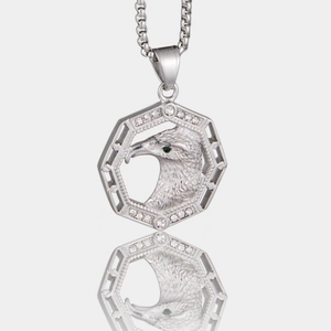 Collier hip hop en acier titane avec pendentif aigle octogonal et pierre précieuse verte
