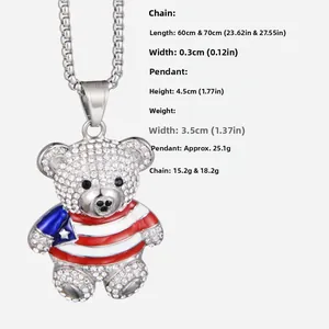 Detaillierte Maße der Teddybär-Halskette mit US-Flagge und Besatz aus Kristallen