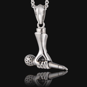 Collier hip hop en acier inoxydable avec pendentif microphone argenté et détail main