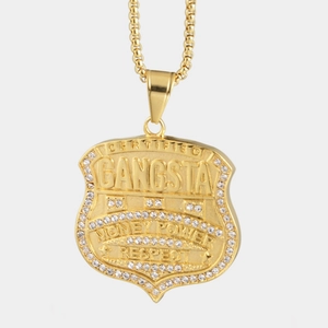 Hip-Hop-Halskette mit goldenem Schildanhänger, glitzernden Diamanten und Reliefschrift