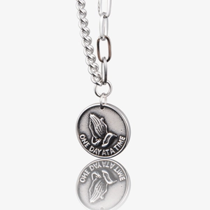 Titanstahl Spleißkette Halskette Vintage Betende Hände Medaillon Anhänger Inspirierend One Day At A Time Für Herren Damen