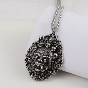 Retro lion head shura mask pendant necklace in vintage silver for men with punk style