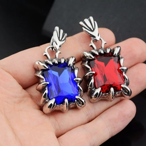 Collier griffe de dragon hip-hop avec pendentifs rectangulaires bleus et rouges