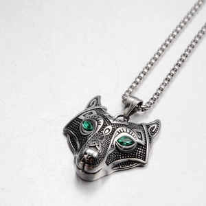 Vintage Wikinger Wolfskopf Anhänger Halskette mit grünen Zirkonia Augen aus Edelstahl