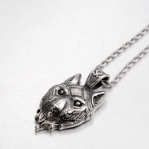 Collier tête de loup Viking vintage en acier inoxydable argenté avec des runes