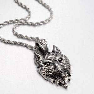 Collier avec pendentif tête de loup Viking rétro en acier inoxydable argenté et chaîne