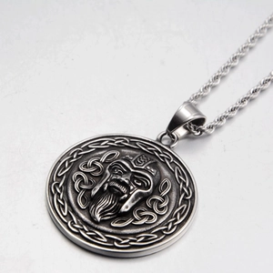 Collier médaillon viking vintage en argent avec gravure celtique et chaîne corde