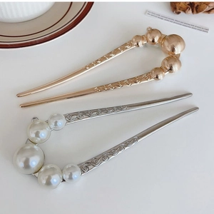 U-shaped hair pins in gold metal ball and silver faux pearl tassel design for women
