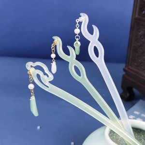Three-piece vintage Chinese hair sticks with resin lily pendants and pearl tassels