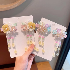 Traditional Chinese floral hair clips with tassels and pearls for Hanfu costumes