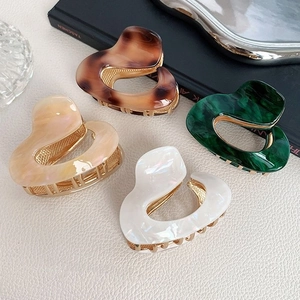 Irregular Acetate Hair Claw Clip For Women Elegant Korean Style Marble Texture Shark Clip Gold Metal Teeth Hair Accessories