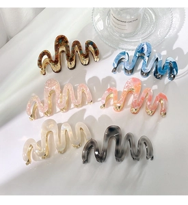 Lot de six pinces à cheveux marbrées en forme de vague aux couleurs variées et ressort doré