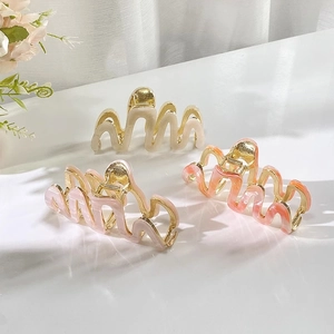 Pinces à cheveux ondulées élégantes en crème, rose et pêche avec ressort en métal doré
