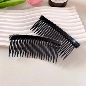 Lot de deux peignes à cheveux noirs ornés de strass pour un coiffage polyvalent et chic