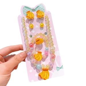 Buntes Makronen-Perlen-Schmuckset mit gelben Bananenanhängern für kleine Mädchen