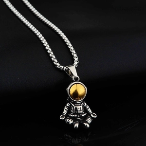 Vintage Astronaut Pendant Titanium Steel Necklace Hip Hop Spaceman Jewelry For Men Women Gold Face Shield Box Chain Gift