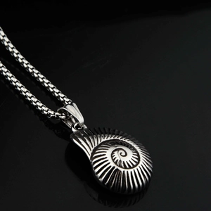 Collar con colgante de espiral de caracol de acero inoxidable retro y cadena de caja larga