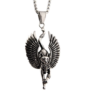 Ägyptischer Bastet Flügel Katze Anhänger aus Edelstahl im Retro Silber Gothic Stil