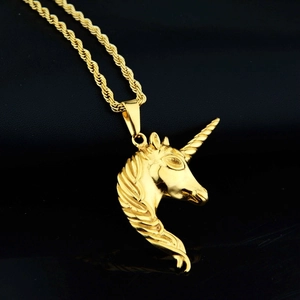 Collier Pendentif Licorne en Acier au Titane Plqué Or Hip Hop Avec Chaîne Torsadée pour Hommes Femmes Bijoux Punk