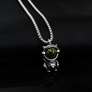 Collier Pendentif Astronaute en Acier Inoxydable Rétro Bijoux Spaceman Hip Hop Punk Finition Argent Antique Masque Étoilé pour Hommes Femmes