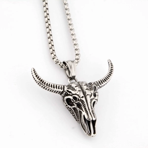 Collier avec pendentif crâne de taureau punk en argent vintage et chaîne box en métal