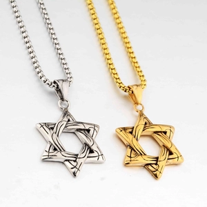 Collier avec pendentif étoile à six branches en or et argent avec motif à rayures