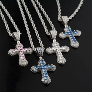 Collier Pendentif Croix Hip Hop en Cuivre Avec Zirconia Carré Pour Hommes Femmes Bijoux De Mode Avec Chaîne Torsadée