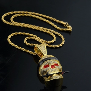 Hip-Hop Totenkopf Anhänger mit roten Augen und Dolch an goldener Seilkette