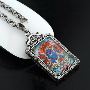 Collana con pendente rettangolare in argento con arte Thangka e cornice in stile vintage