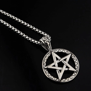 Collana con pendente a pentagramma in acciaio inossidabile stile gotico con catena box per uomo e donna