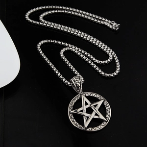Collana con ciondolo a pentagramma vintage in acciaio inossidabile stile punk unisex
