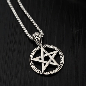 Collana con ciondolo a pentagramma vintage in acciaio inossidabile stile hip hop