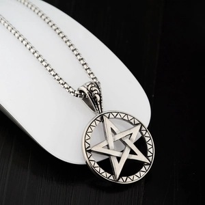 Collana con pendente pentagramma vintage in argento antico e catena box per unisex